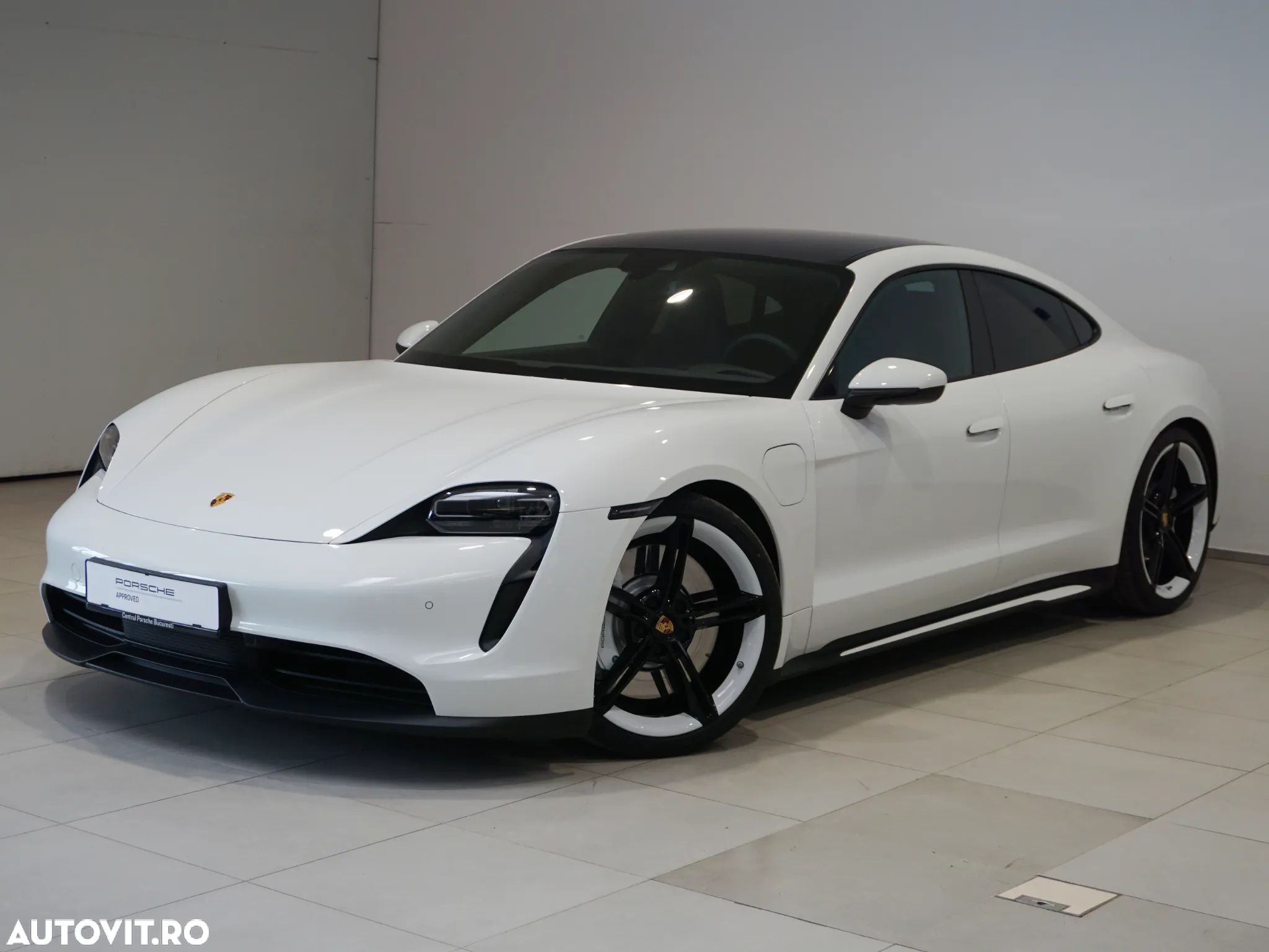 Porsche Taycan - 1