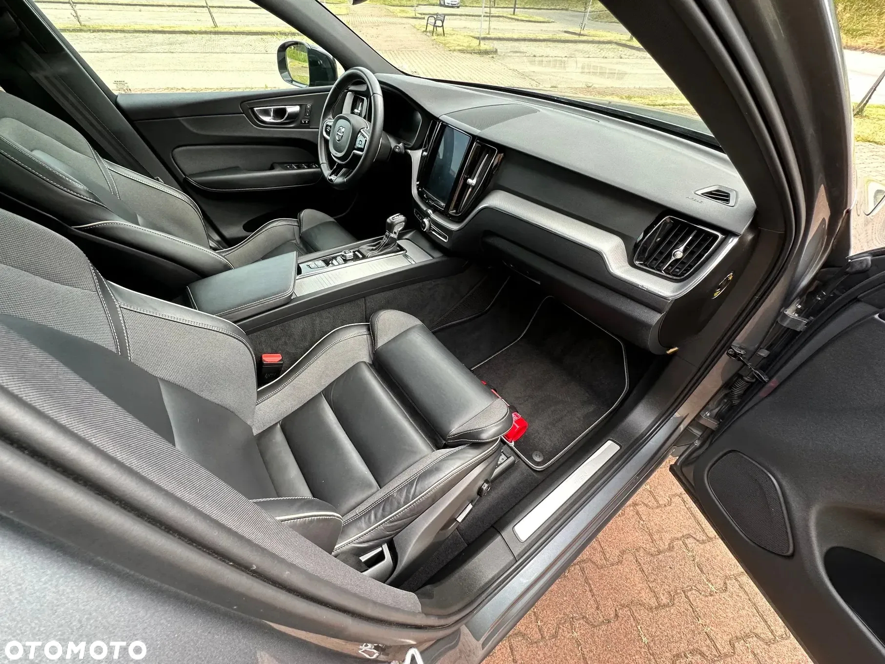 Volvo XC 60 D4 R-Design - 21