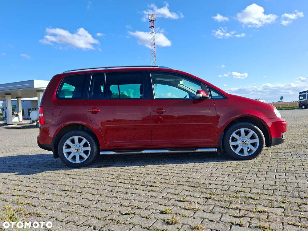 Volkswagen Touran 2.0 TDI Highline - 6