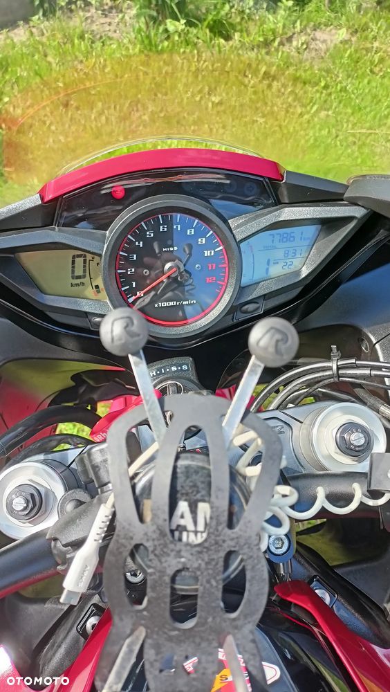 Honda VFR - 13