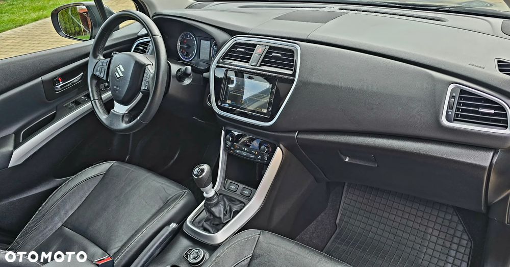 Suzuki SX4 S-Cross 1.4 T Elegance 4WD - 33