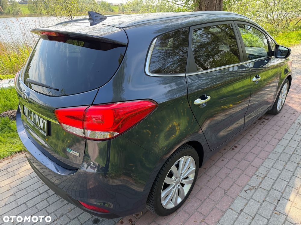 Kia Carens 1.7 CRDi 141 Dream Team Edition - 28
