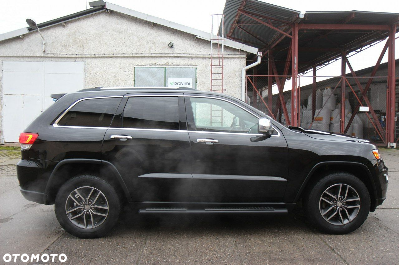 Jeep Grand Cherokee - 12