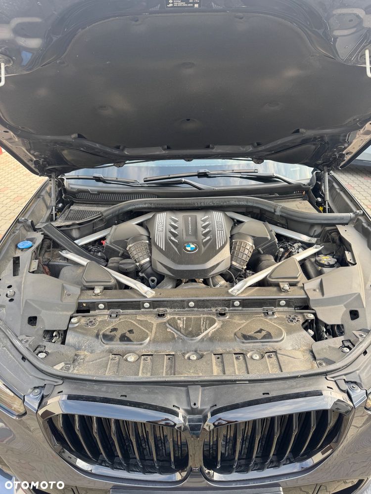 BMW X5 M50i - 13