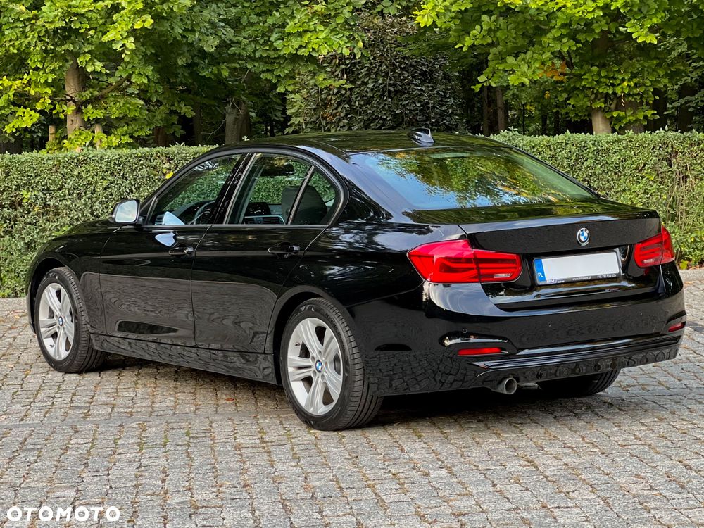 BMW Seria 3 318i Sport Line - 16