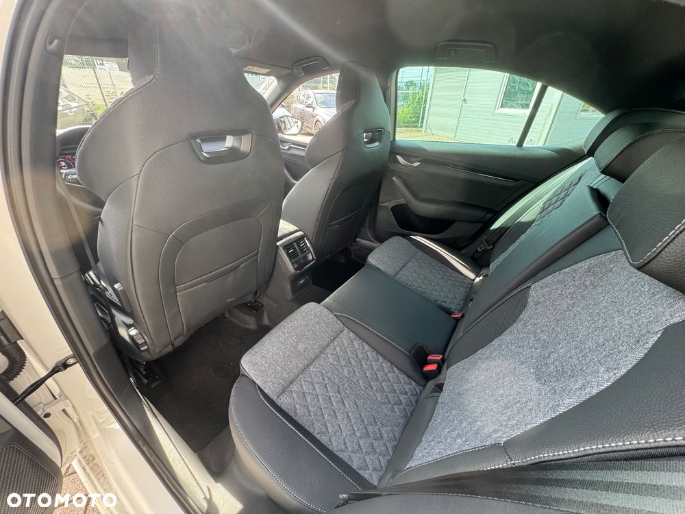 Skoda Octavia 2.0 TDI Sportline DSG - 17