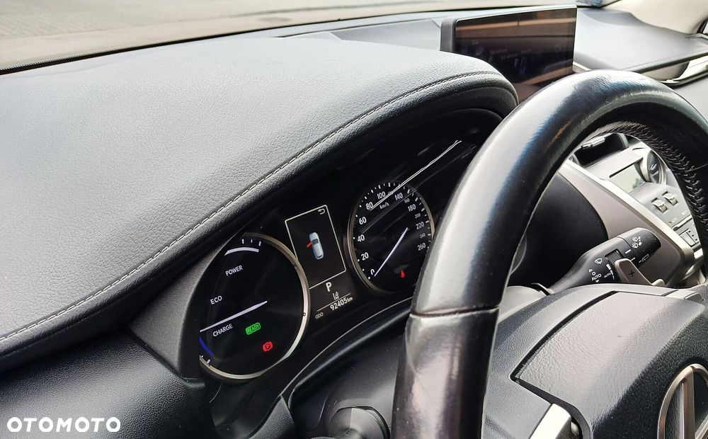 Lexus NX 300h Business Edition AWD - 19