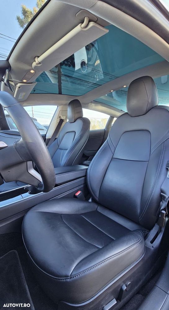 Tesla Model 3 - 6