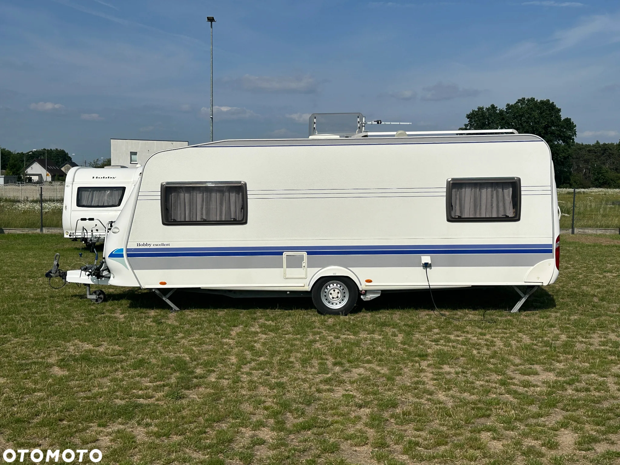 Hobby 560 UL EXCELLENT z przedsionkiem Isabella i napędem. - 8
