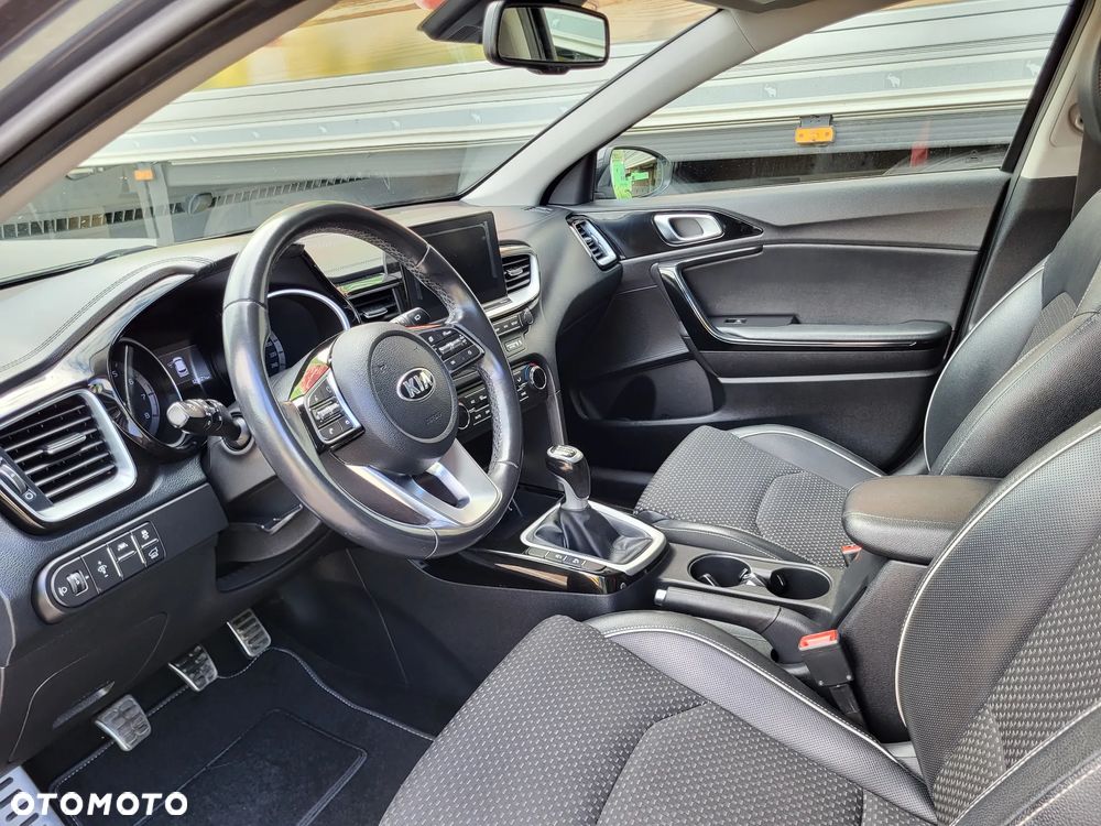 Kia Ceed 1.4 T-GDI L Business Line Plus - 16