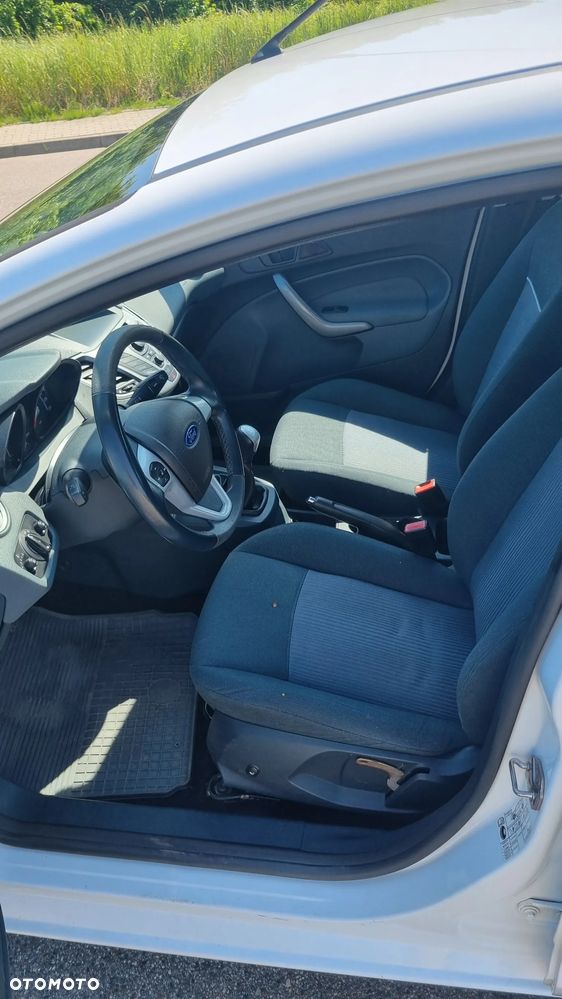 Ford Fiesta - 19