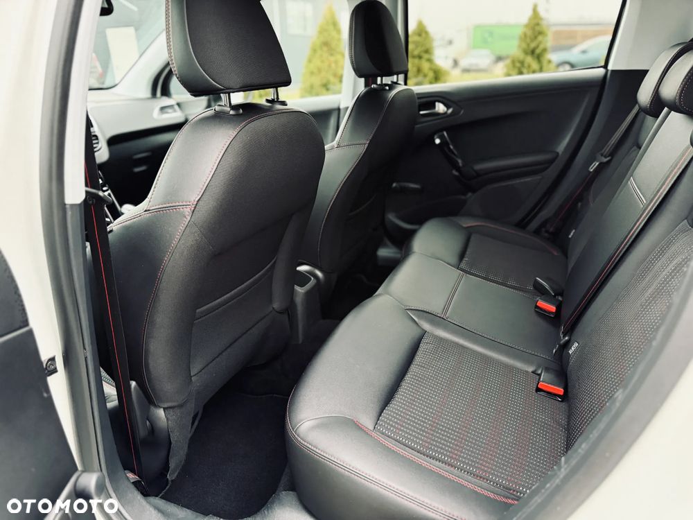 Peugeot 208 PureTech 110 Stop & Start Allure - 14