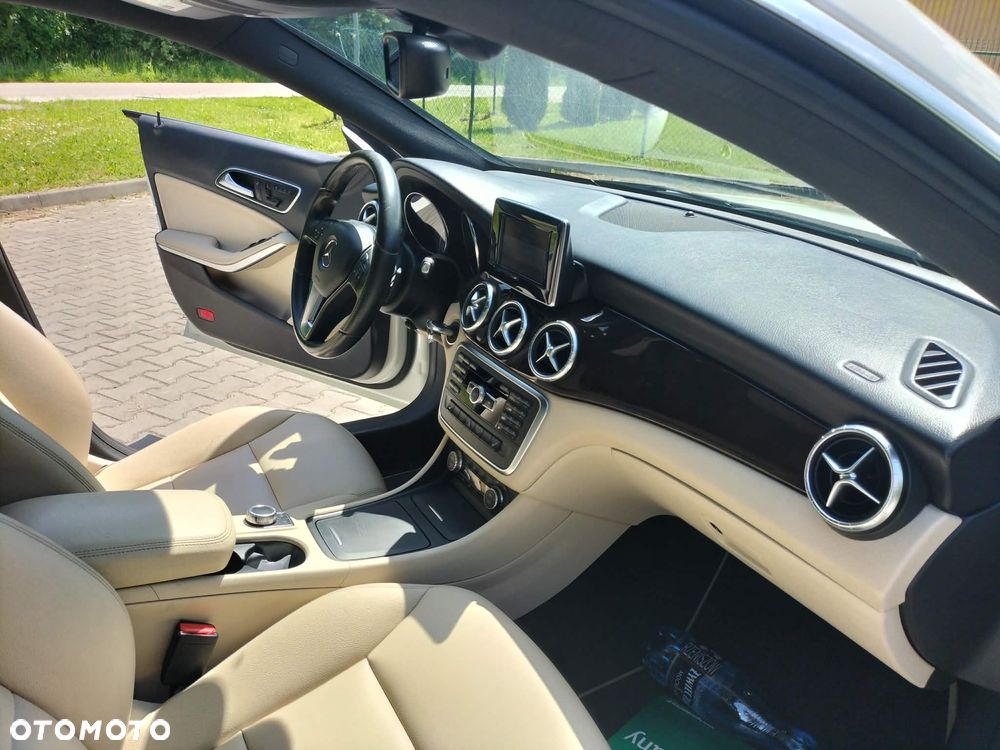Mercedes-Benz CLA 250 4-Matic Sport - 14