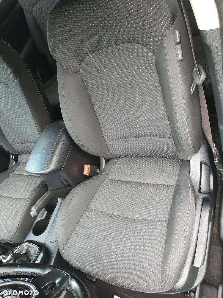 Kia Carens 1.6 GDI Dream-Team Edition - 20