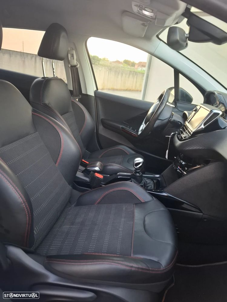 Peugeot 2008 1.6 BlueHDi GT Line - 8