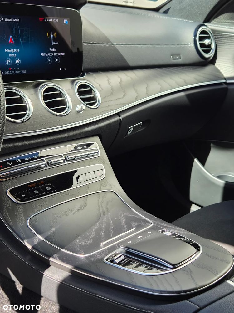 Mercedes-Benz Klasa E 200 9G-TRONIC - 21