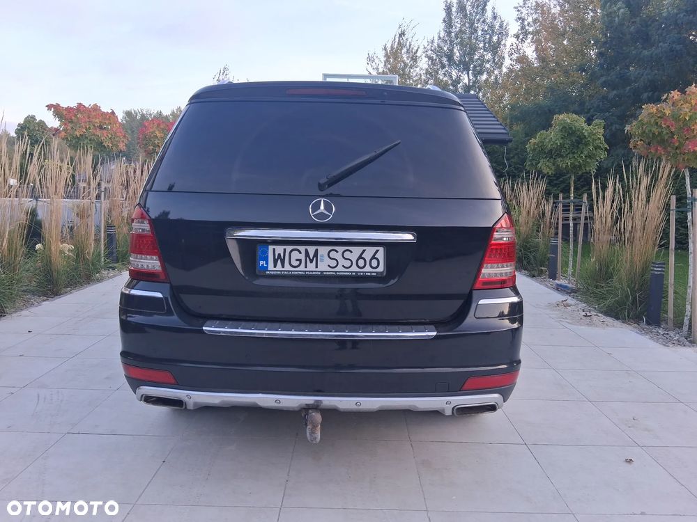 Mercedes-Benz GL - 12