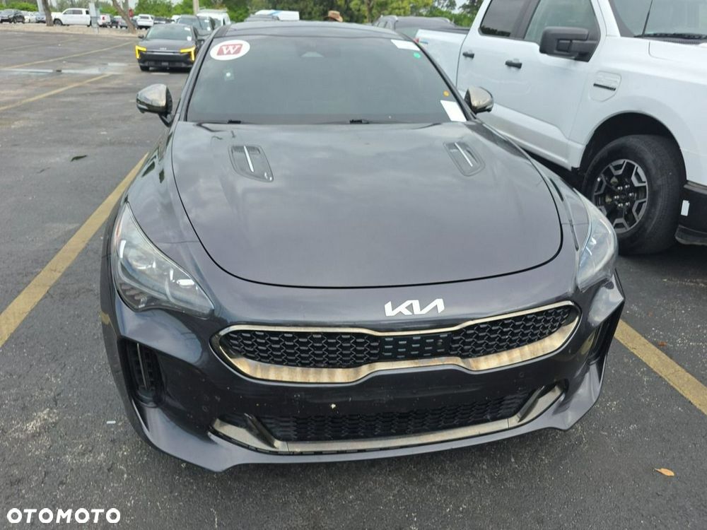Kia Stinger - 2