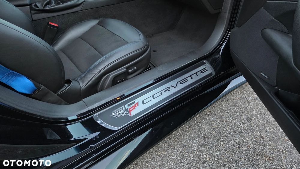 Chevrolet Corvette - 22