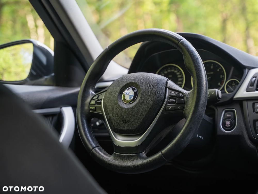 BMW Seria 3 318d - 11