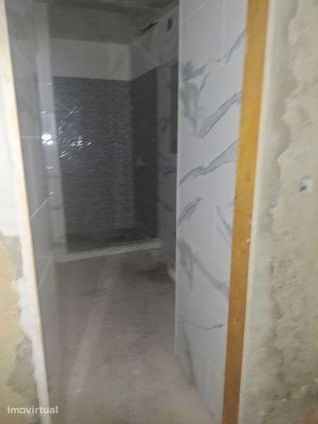 Prédio à venda 3 Pisos para Reabilitação - Grande imagem: 3/3