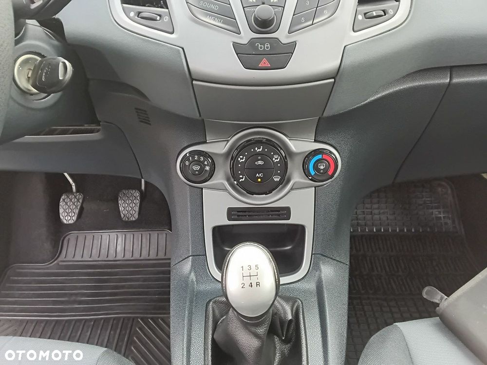 Ford Fiesta - 21