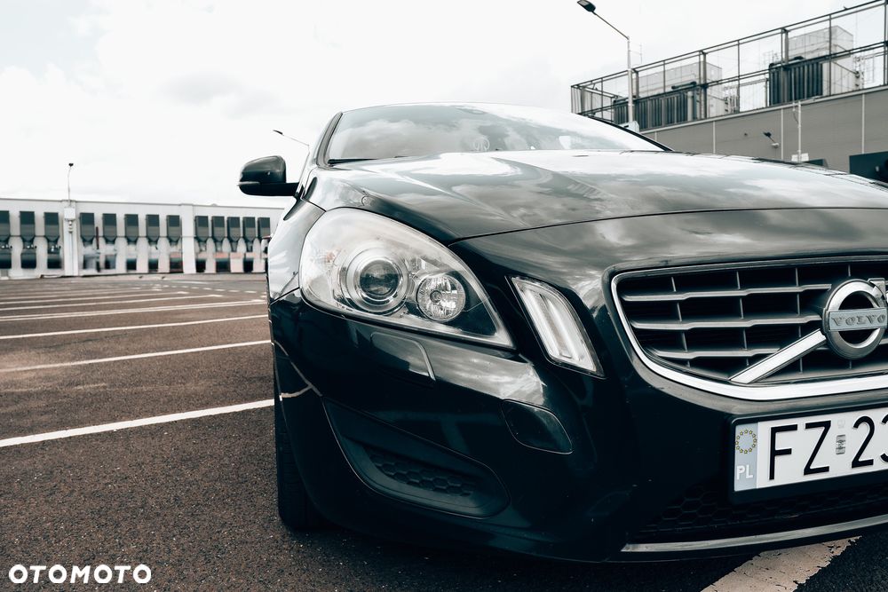 Volvo S60 D3 Geartronic Momentum - 26