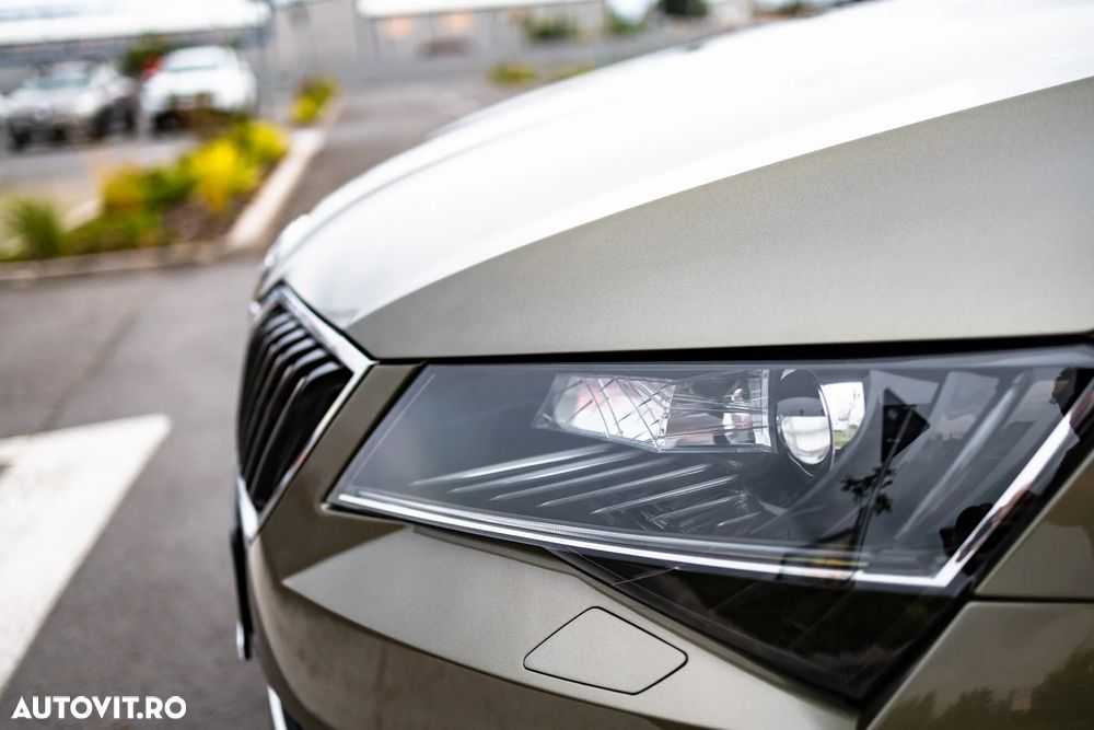 Skoda Superb 2.0 TDI DSG Ambition - 39