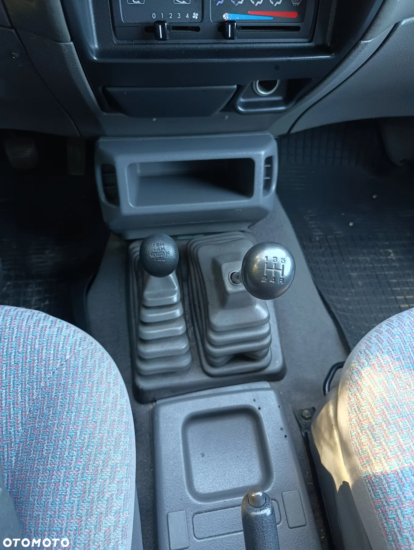 Nissan Terrano II 2.4 Wagon SGX - 27