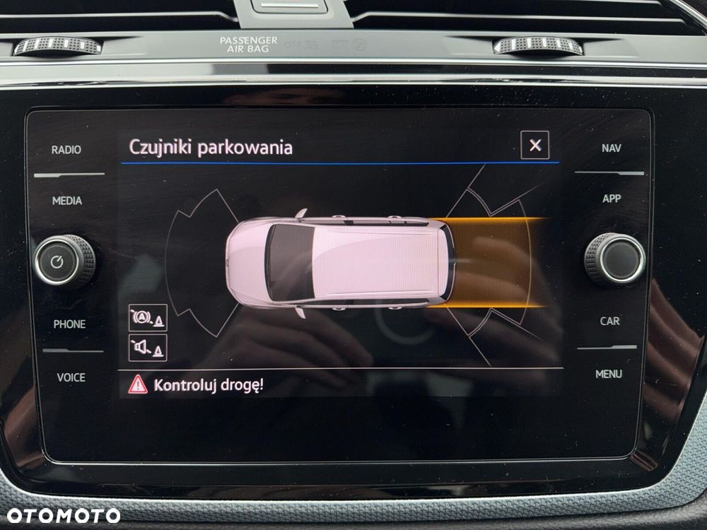 Volkswagen Touran - 27