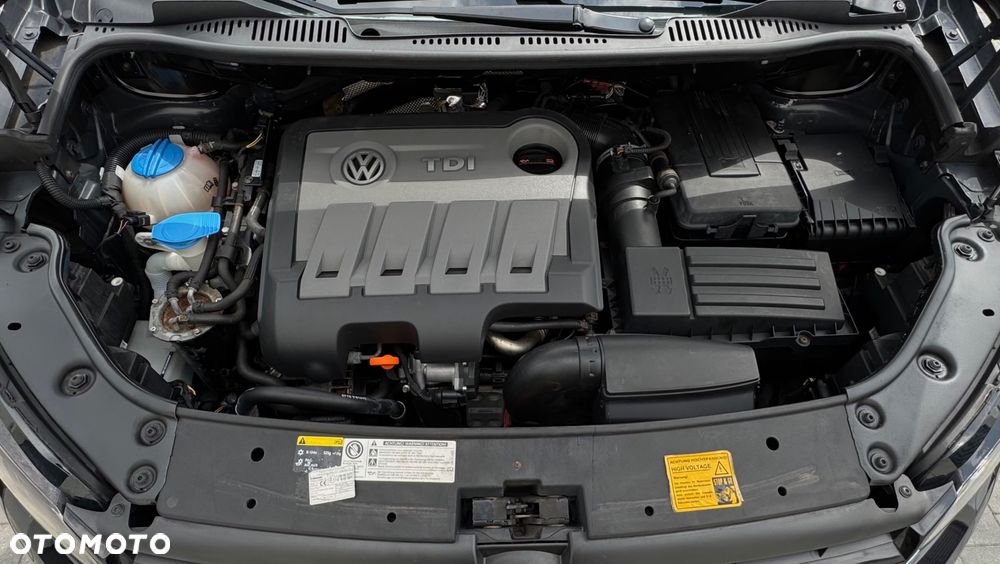 Volkswagen Touran 2.0 TDI DPF BlueMotion Technology Life - 38