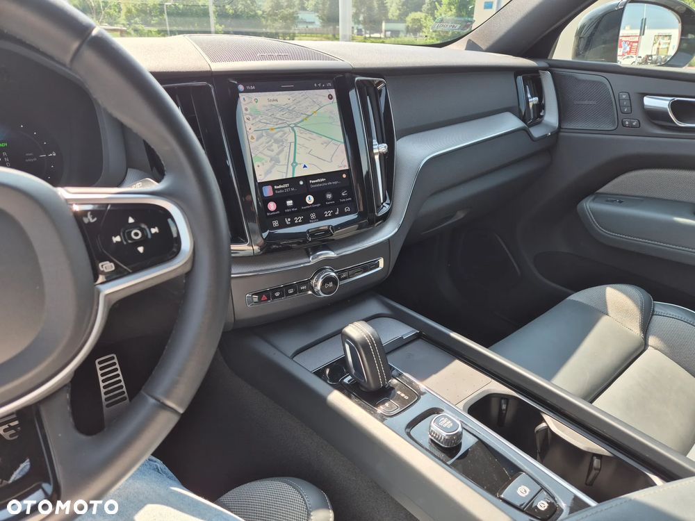 Volvo XC 60 T8 Plug-In Hybrid AWD R-Design - 16