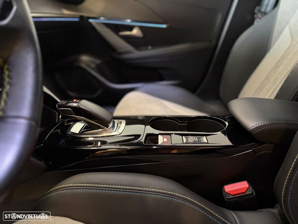 Peugeot e-208 GT Pack - 11