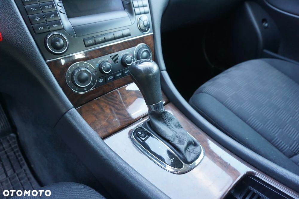 Mercedes-Benz Klasa C 180 Kompressor Classic - 19