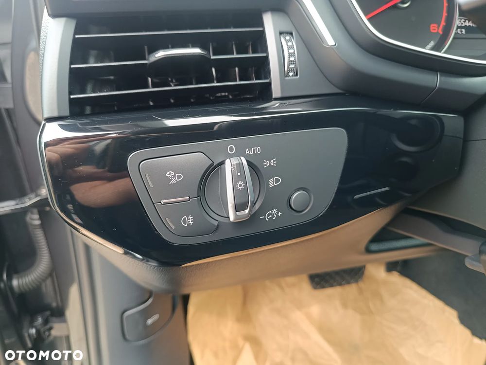 Audi A4 Avant 40 TDI S tronic S line - 20
