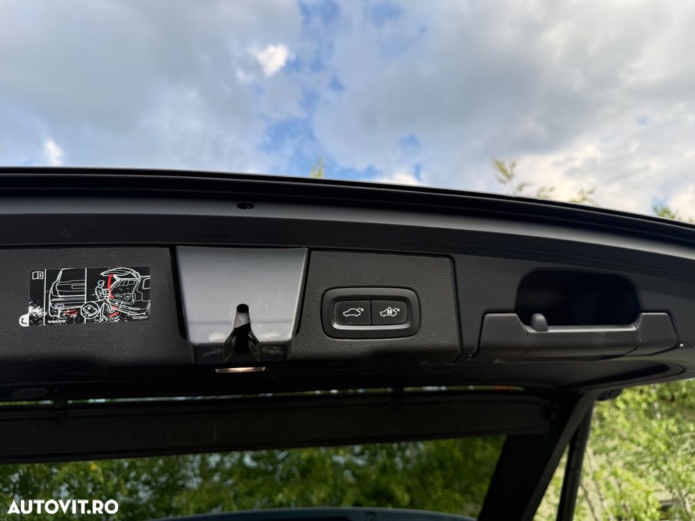 Volvo XC 60 D5 AWD Geartronic Inscription - 36