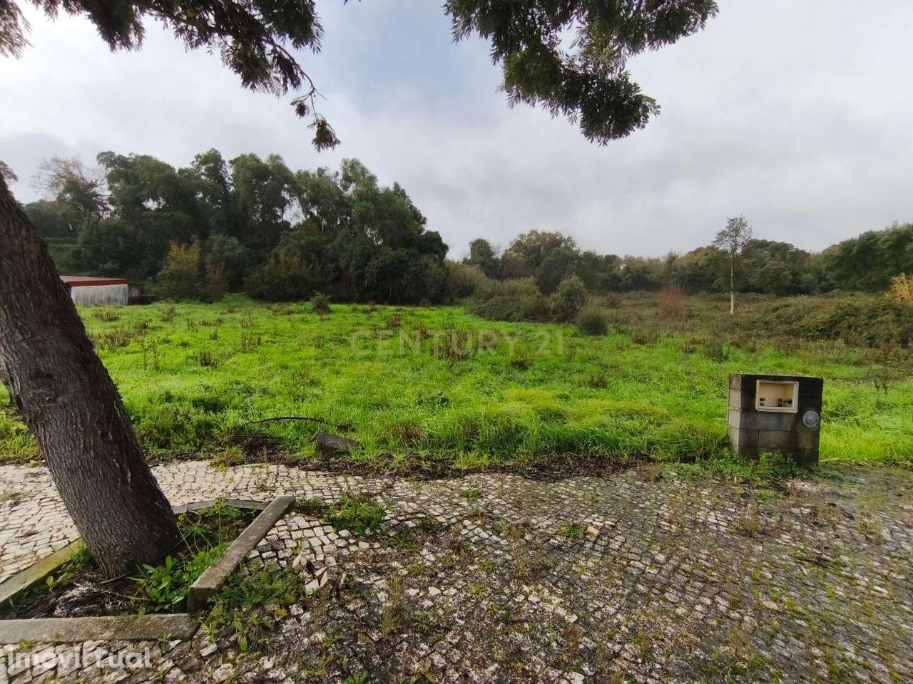 Terreno urbano inserido em loteamento com 878 m2 na Quinta do Arneiro - Grande imagem: 3/7