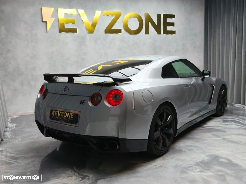 Nissan GT-R - 6