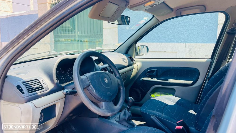 Renault Clio 1.2 16V Confort Dynamique - 10