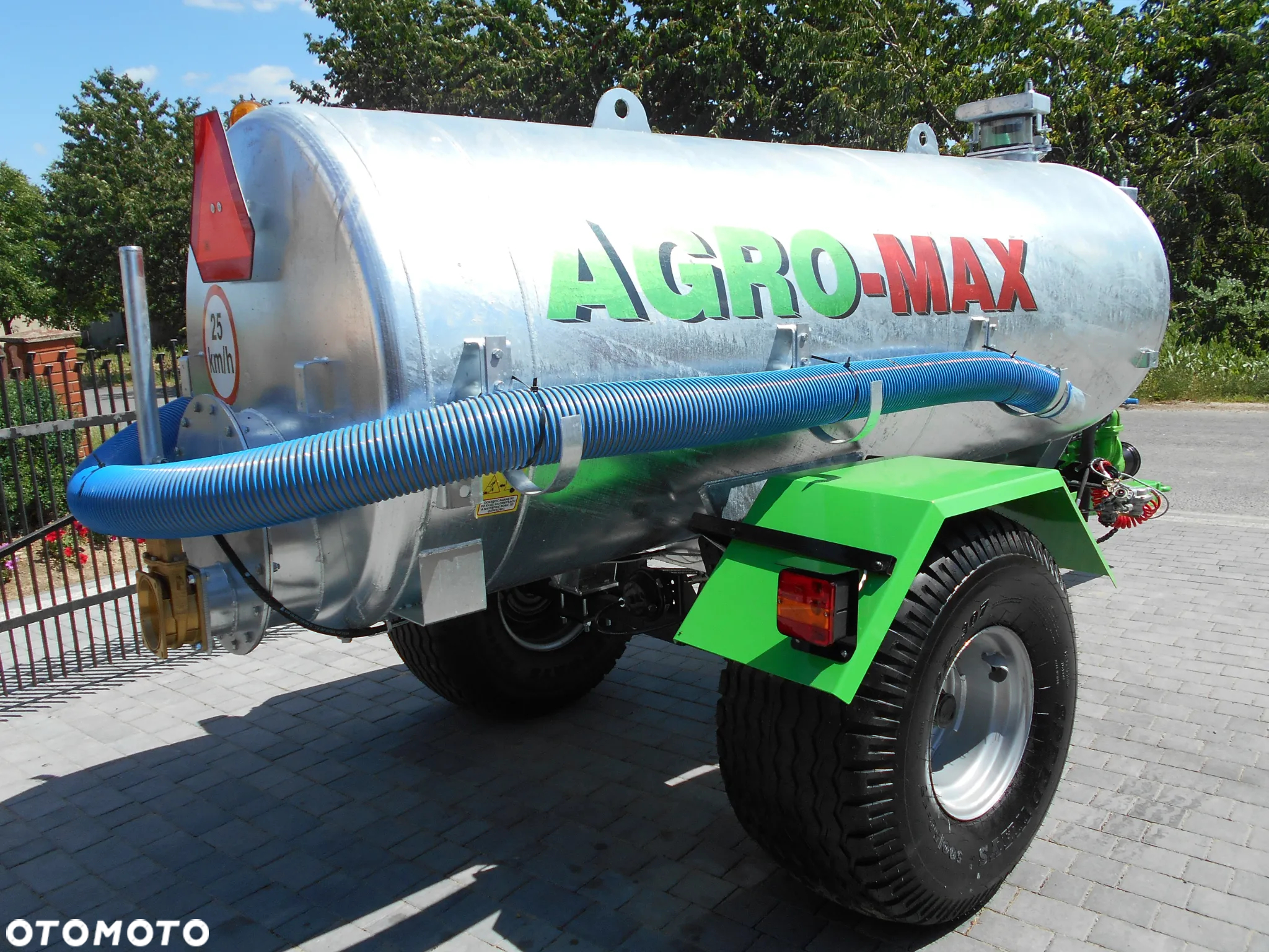Beczka/ wąż/WÓZ ASENIZACYJNY/ beczkowóz/ wóz na gnojowicę AGROMAX - 12