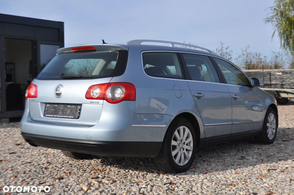 Volkswagen Passat Variant 2.0 TDI BlueMotion Technology DPF Highline - 28