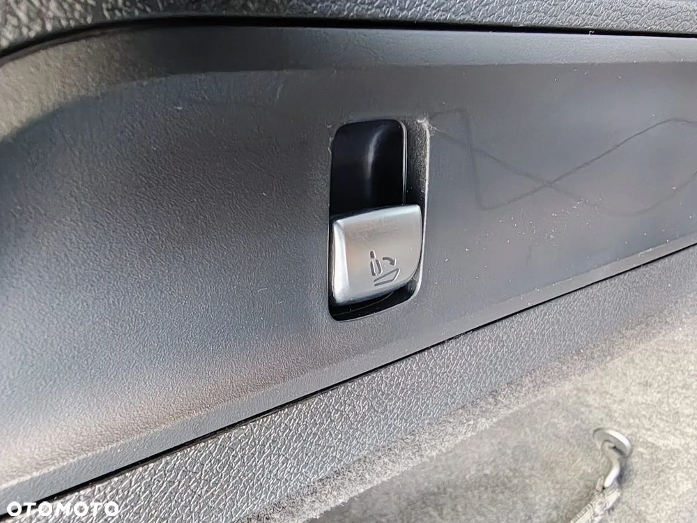 Mercedes-Benz GLC - 34