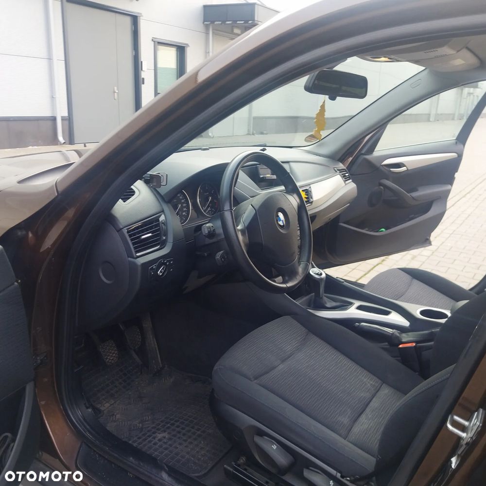 BMW X1 sDrive18d xLine - 16