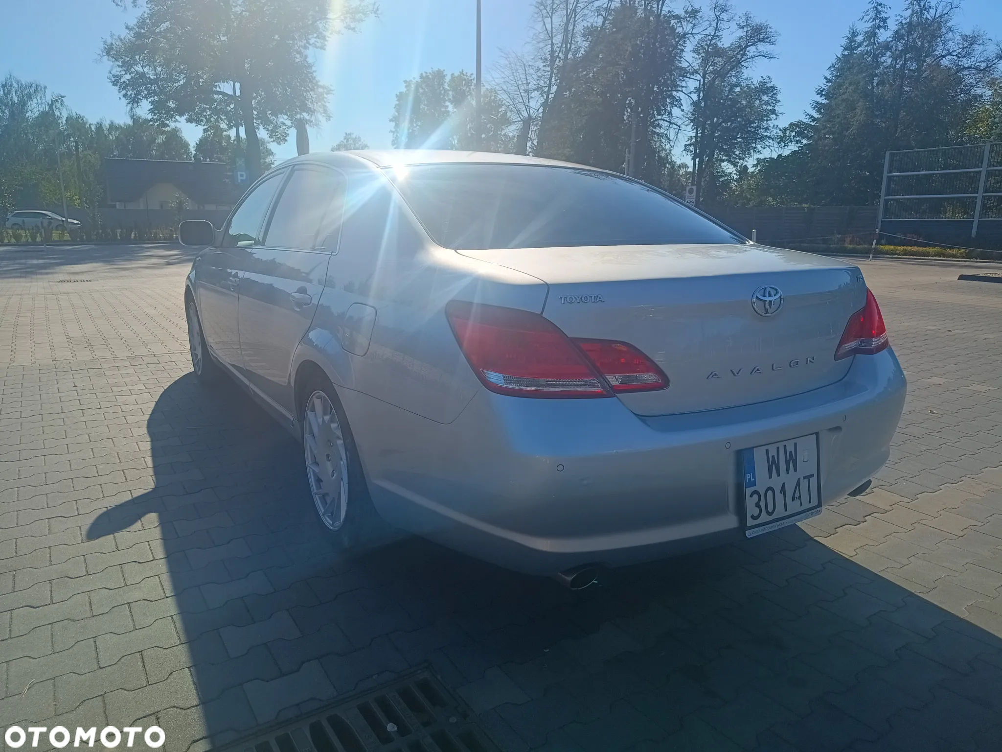 Toyota Avalon - 11