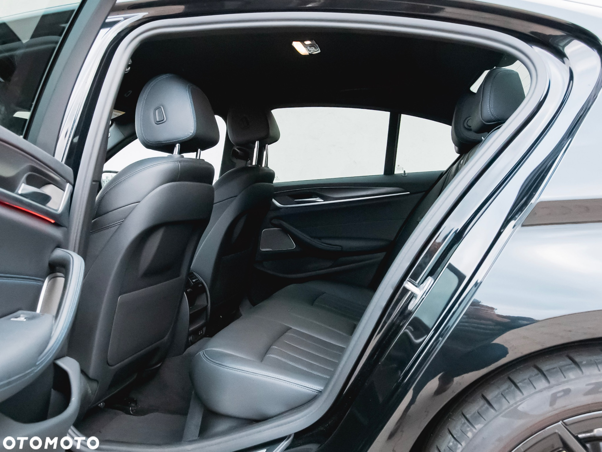 BMW Seria 5 530i xDrive M Sport sport - 32