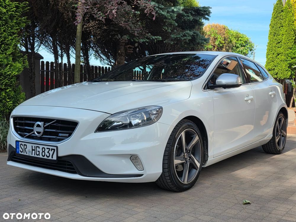 Volvo V40 D2 R Design - 1