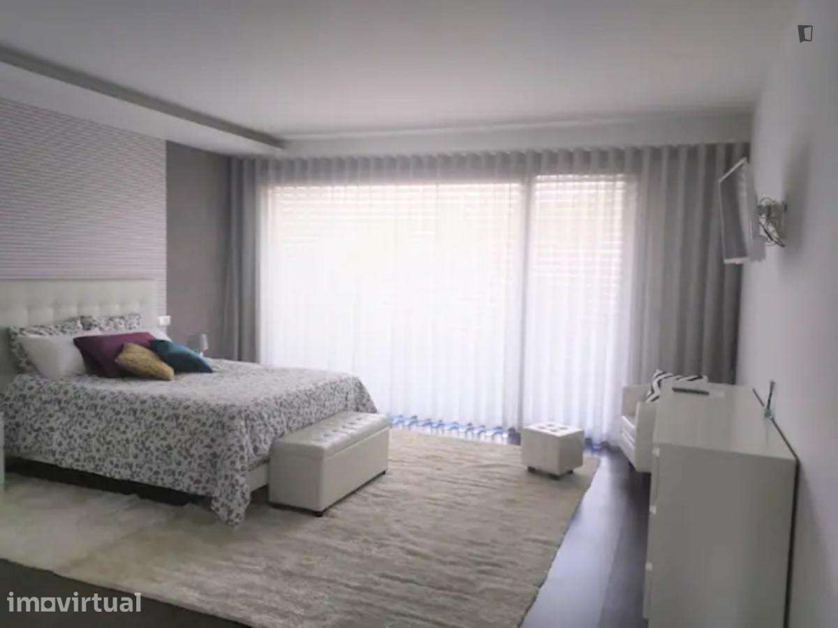 Casa com 4 quartos - localizado em Braga - Grande imagem: 3/13