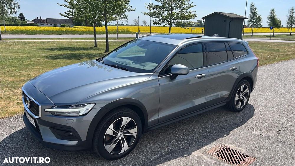 Volvo V60 Cross Country B4 D AWD Geartronic Pro - 2