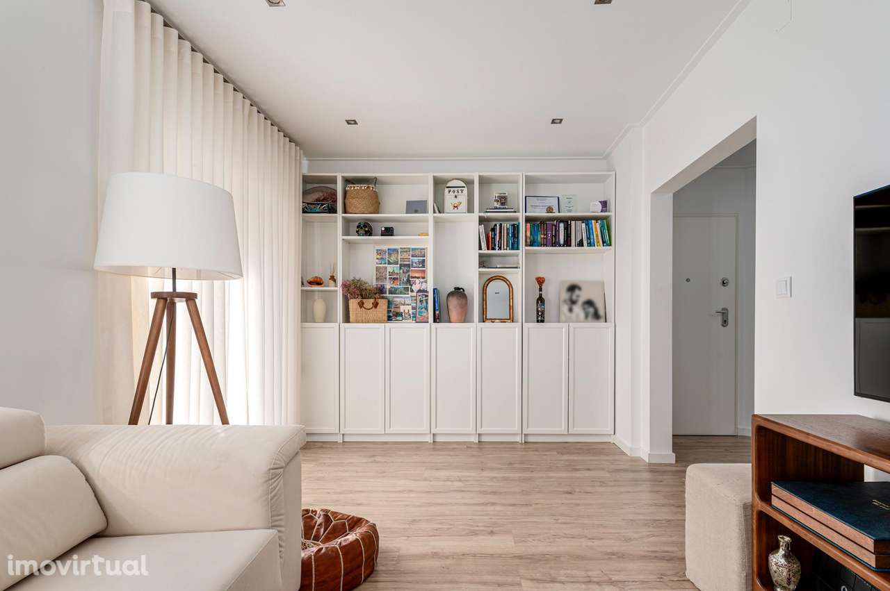 T2+1 Dúplex Remodelado com 4 Varandas e Vista Cristo Rei – Almada - Grande imagem: 5/34