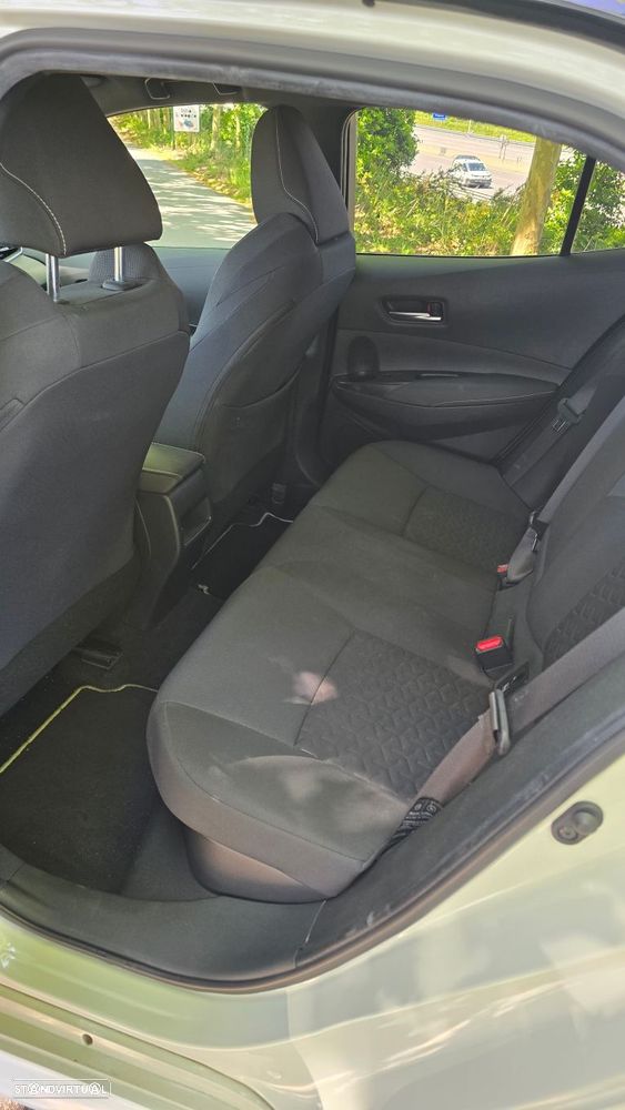 Toyota Corolla 1.8 Hybrid Exclusive - 8